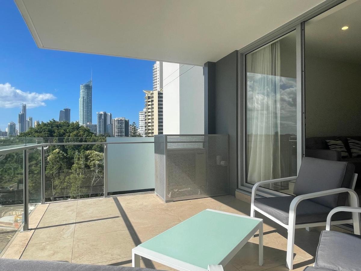 Serenity Surfers Paradise Гоулд Коуст Екстериор снимка
